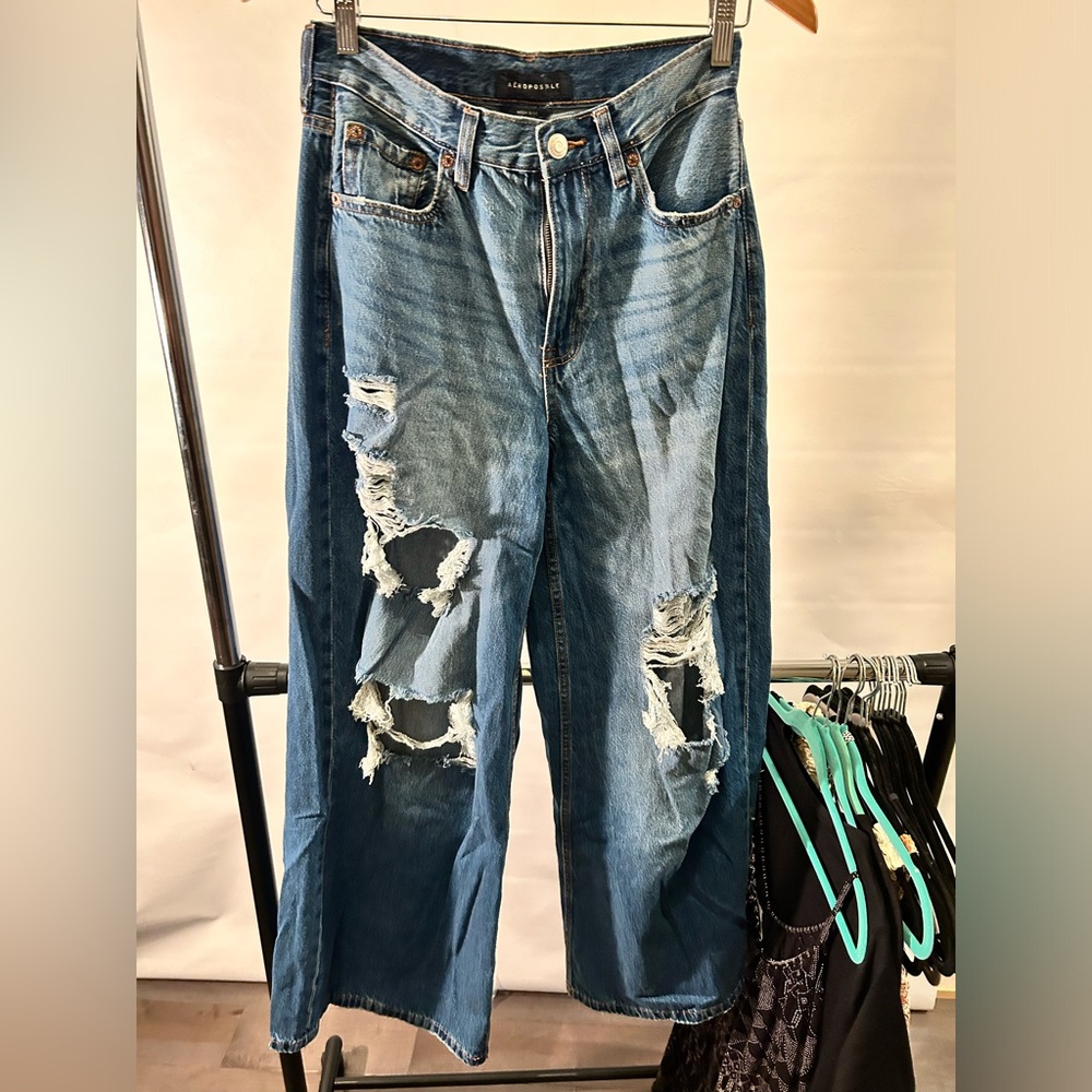 Baggy hole jeans